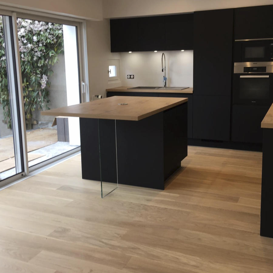 Cuisine noir mate et bois | Décobois parquets, cuisines & aménagements ...