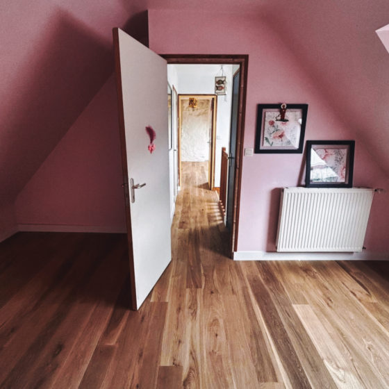 Parquet contrecollé en chêne naturel de chez Lamett à Nostang