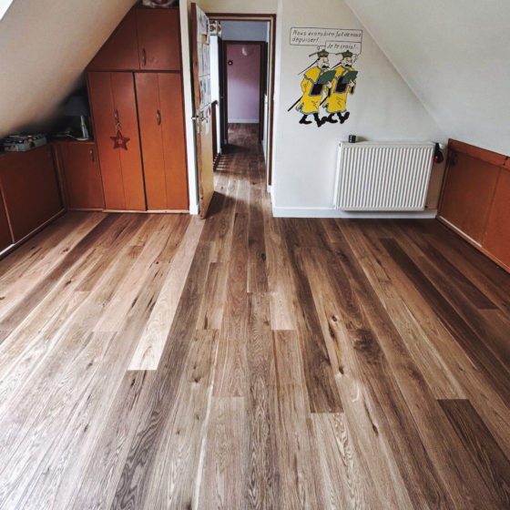 Parquet contrecollé en chêne naturel de chez Lamett à Nostang
