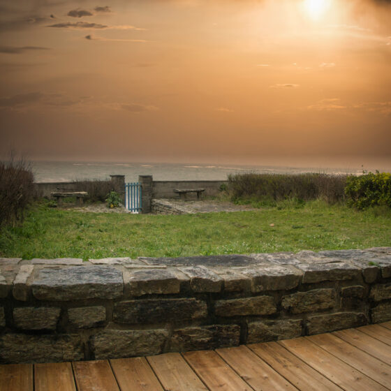 Terrasse bois en bord de mer à Kerroc'h