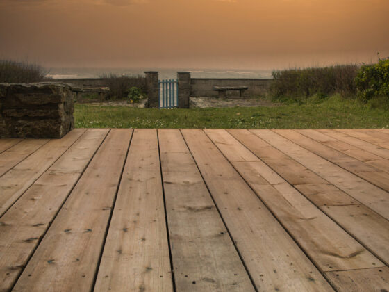 Terrasse bois en bord de mer à Kerroc'h