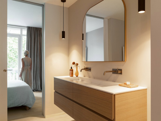 Sol stratifié Quick Step dans la salle de bain - Décobois